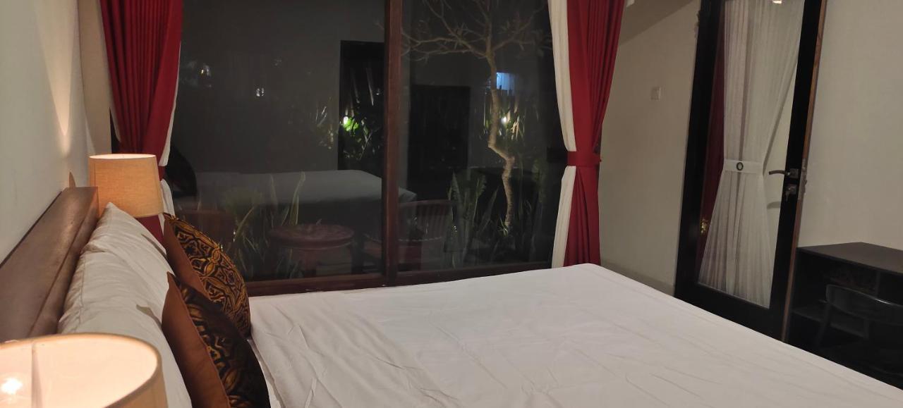 The Poetri Oka Hotel Batununggul Eksteriør billede